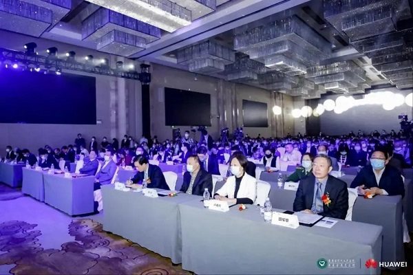华为智能IP “五网三融合”解决方案，助力广东省第二人民医院打造全场景智能医院